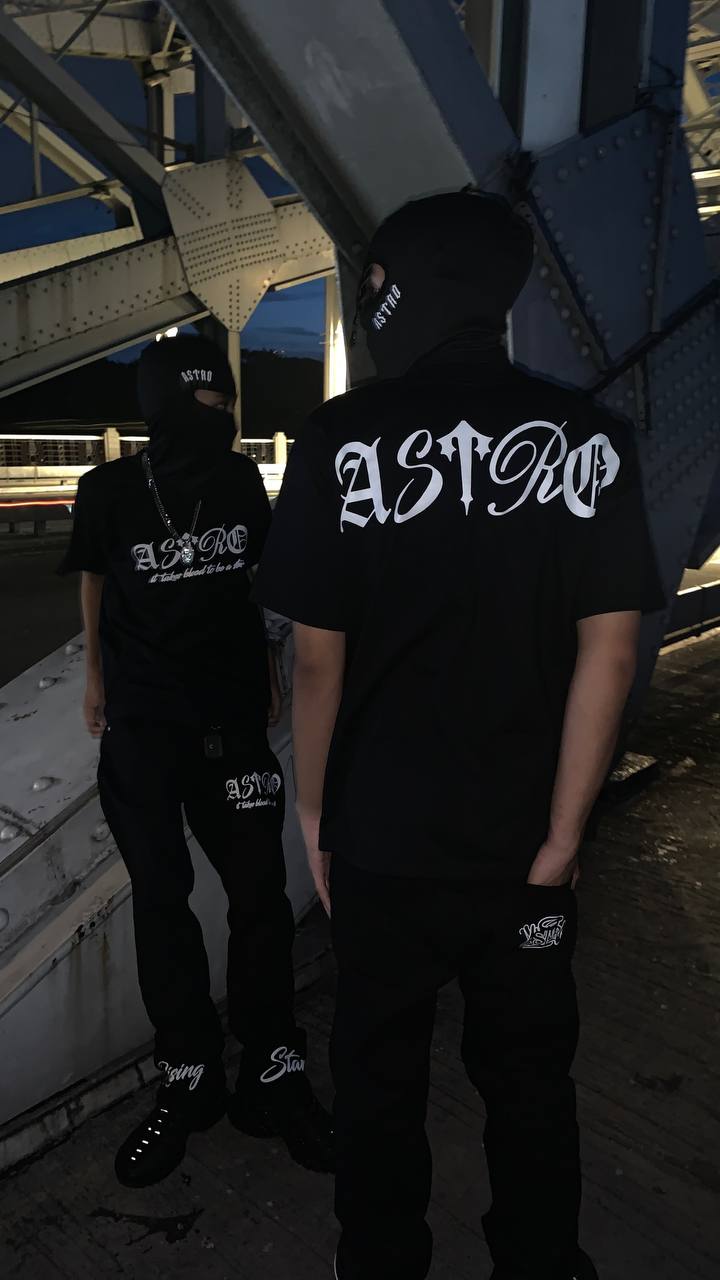 TWO RANDOM TEE [BLACK]